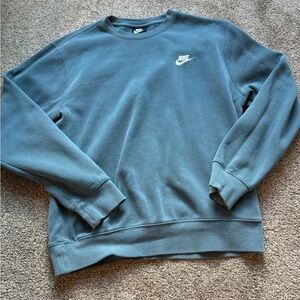Woman Nike small blue crew neck